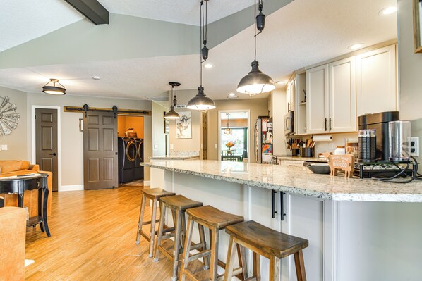 House (4 Bedrooms) | Interior