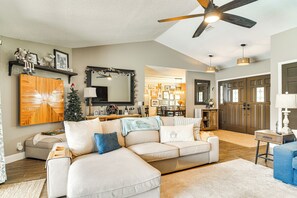 House (4 Bedrooms) | Interior