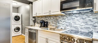 4 Mi to Dtwn Indianapolis: Quiet Apartment w/ Yard