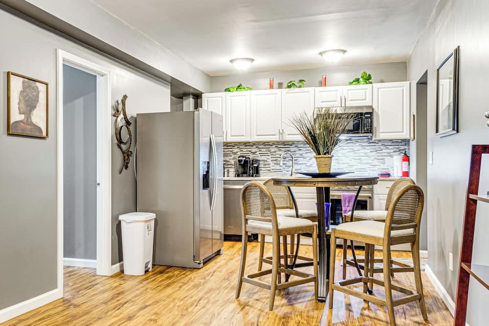 4 Mi to Dtwn Indianapolis: Quiet Apartment w/ Yard - Salamonie Drive, IN