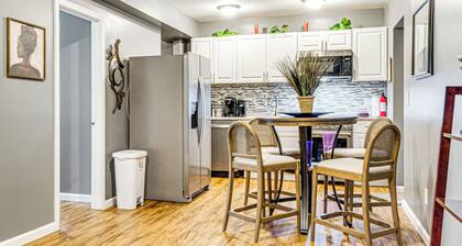 4 Mi to Dtwn Indianapolis: Quiet Apartment w/ Yard