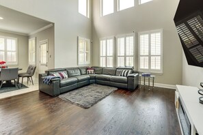 House (6 Bedrooms) | Interior - Group Getaway w/ Pool Access in San Antonio! (San Antonio)