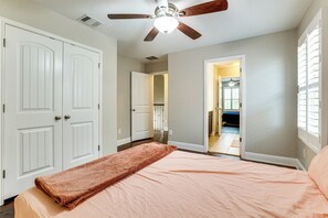 House (6 Bedrooms) | Interior