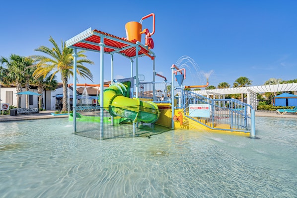 House (6 Bedrooms) | Interior