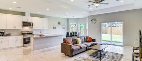 House (3 Bedrooms) | Interior