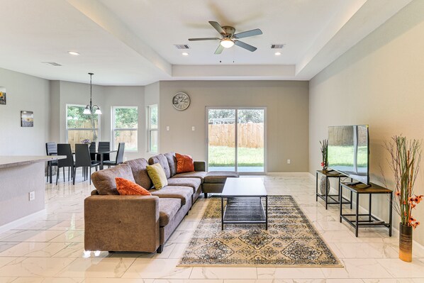 House (3 Bedrooms) | Front of property - 11 Mi to Dtwn Houston: Family Home w/ Yard (Houston)