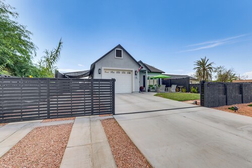 6 Mi to Dtwn Tempe: Dog-friendly Retreat w/ Yard!