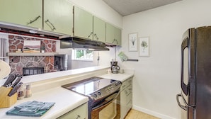Interior - Mountain Views & Year-round Fun: Fraser Getaway! (Fraser)