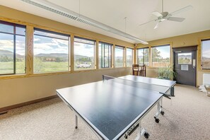 Interior - Mountain Views & Year-round Fun: Fraser Getaway! (Fraser)