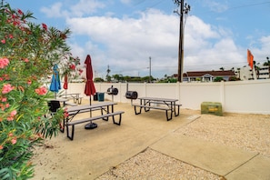 Apartment (0 Bedroom) | Interior - Swim, Fish & Suntan: Cozy Corpus Christi Retreat (Corpus Christi)