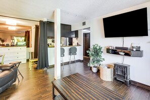 Apartment (2 Bedrooms) | Interior - Walk to Virginia Lake: Reno Condo w/ Balcony! (Reno)