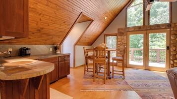 Apartment (0 Bedroom) | Interior