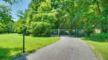 Apartment (0 Bedroom) | Interior