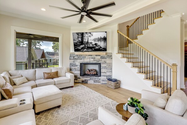 House (5 Bedrooms) | Interior
