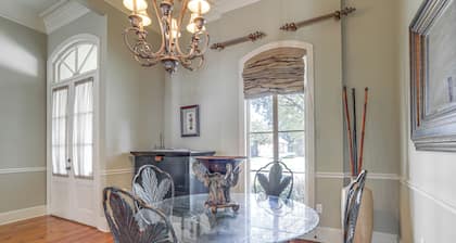 Easy Access to I-10: Family Home in Prairieville!