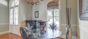 Easy Access to I-10: Family Home in Prairieville!