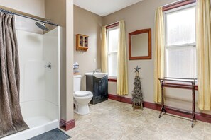 Apartment (3 Bedrooms) | Interior - Downtown Apt: 23 Mi to Hocking Hills State Park (Lancaster)