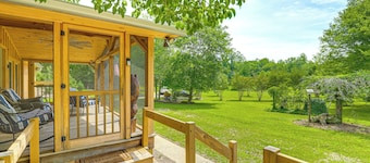 Serene Cabin w/ Pond & Creek on South Saluda River