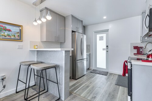 8 Mi to Design District: Miami Home w/ Yard