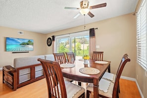 House | 4 bedrooms, Internet - Cozy Modern 4B Family Retreat House (Ontario)