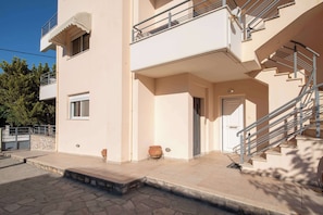 3 bedrooms, Internet