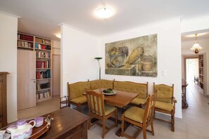 House, Accessible - Seaside Retreat in Diminio (Sikyona)