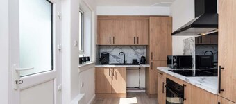 2 Bedroom House-free Parking