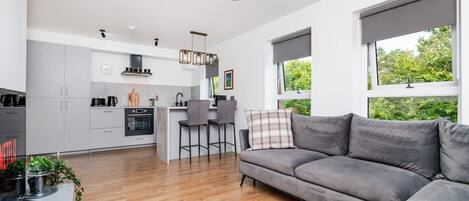 Apartemen | 2 kamar tidur dan meja kerja