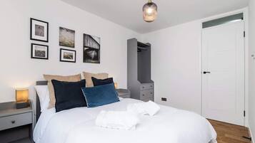 Huoneisto | 2 makuuhuonetta, työpöytä