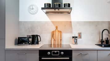 2 عدّة غرف نوم ومكتب