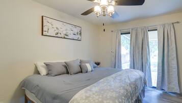 House (5 Bedrooms) | Interior