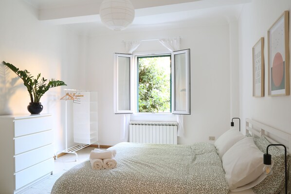 2 chambres, fer et planche à repasser, Wi-Fi, draps fournis