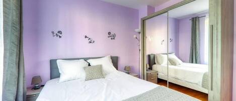 2 makuuhuonetta, silitysrauta/-lauta, Wi-Fi, vuodevaatteet