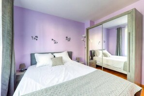 2 bedrooms, iron/ironing board, WiFi, bed sheets