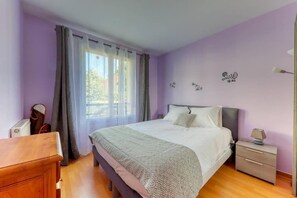 2 makuuhuonetta, silitysrauta/-lauta, Wi-Fi, vuodevaatteet