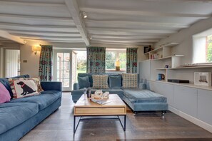 Televisie en een open haard