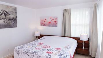 3 habitaciones, tabla de planchar con plancha, wifi y ropa de cama