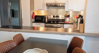 3 min du Traversier pour le Vieux Québec Central Cosy 3 chambres Levis Centre