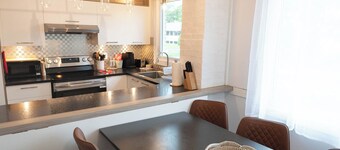 3 min from Ferry to Old Quebec Central Cosy 3-bedroom Levis Centre