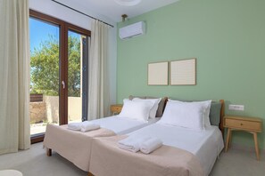 Cofres nos quartos, ferros/tábuas de passar roupa, Wi-Fi de cortesia
