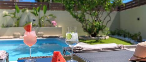 حمّام سباحة خارجي