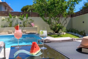 Outdoor pool - Ninalma Villa (Rhodes)