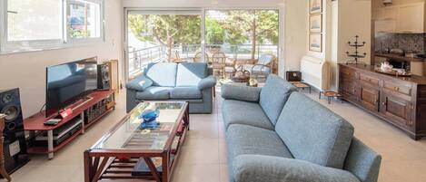 Téléviseur, foyer, chaßne audio