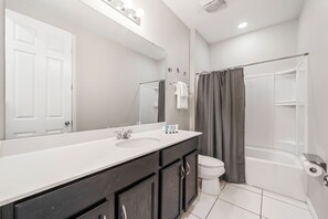 House (Multiple Bedrooms) | Property amenity