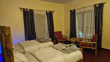 Premium bedding, in-room safe, laptop workspace, free WiFi