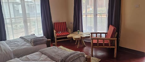 Premium bedding, in-room safe, laptop workspace, free WiFi