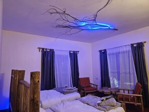Roba de llit d'alta qualitat i caixa forta a l'habitació