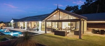 Panoramic views, secluded nature retreat in the Perth Hills