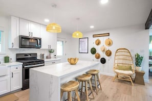 Fridge, microwave, oven, stovetop - Heated Pool! Quiet Luxury, enjoy Casa Salute! (Scottsdale)