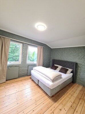 1 slaapkamer, een bureau, gratis wifi, beddengoed